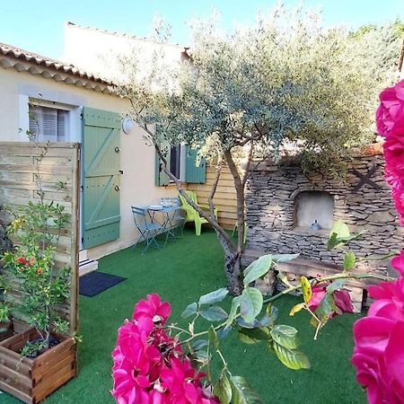 Gite De L'Olivier, Classe, Climatise, Jardin Avec Parking Gratuit Devant Le Logement Et A 5 Minutes Du Centre-Ville A Pied LʼIsle-sur-la-Sorgue Exterior foto