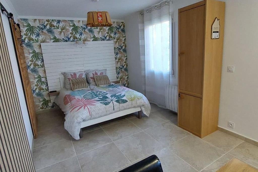 Gite De L'Olivier, Classe, Climatise, Jardin Avec Parking Gratuit Devant Le Logement Et A 5 Minutes Du Centre-Ville A Pied LʼIsle-sur-la-Sorgue Exterior foto