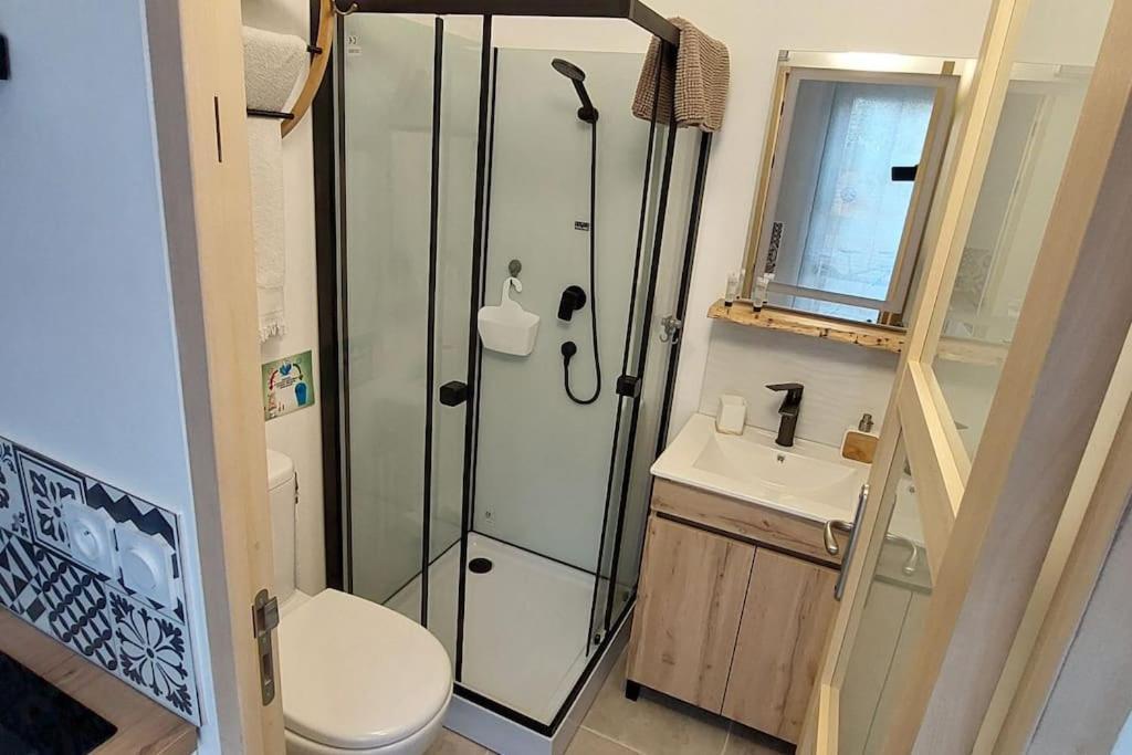 Gite De L'Olivier, Classe, Climatise, Jardin Avec Parking Gratuit Devant Le Logement Et A 5 Minutes Du Centre-Ville A Pied LʼIsle-sur-la-Sorgue Exterior foto